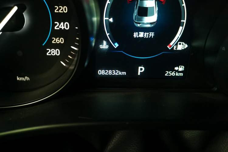 Used Jaguar XEL 2019 2.0T 200 PS Luxury Edition Odometer Close Up