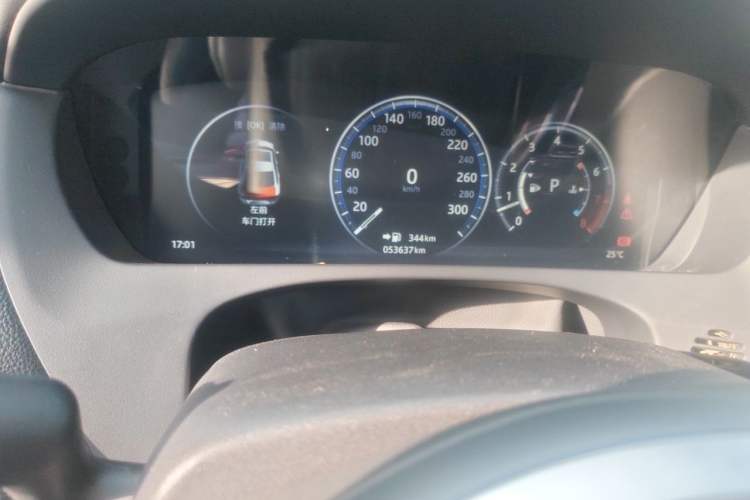 Used Jaguar XEL 2019 2.0T 250 PS Premium Edition Odometer Close Up