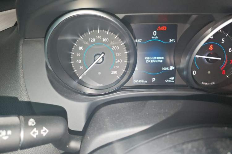 Used Jaguar XEL 2019 2.0T 200 PS Luxury Edition Odometer Close Up