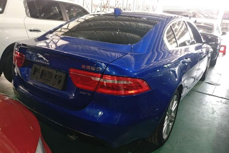 Used Jaguar XEL 2019 2.0T 200 PS Deluxe Edition Rear Right 45 Deg