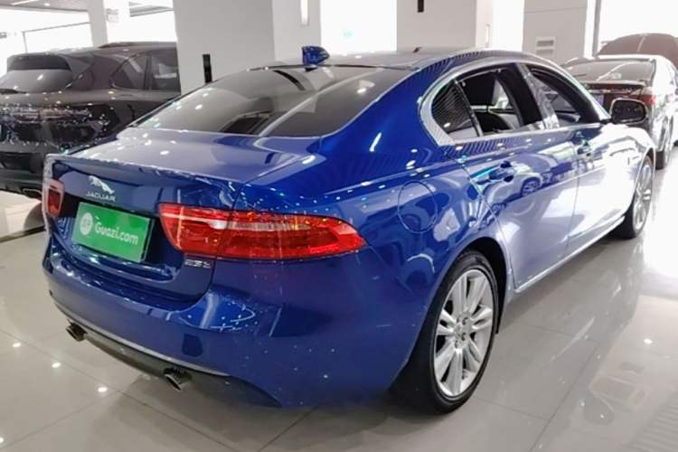 Used Jaguar XEL 2019 2.0T 200 PS Deluxe Edition Rear Right 45 Deg