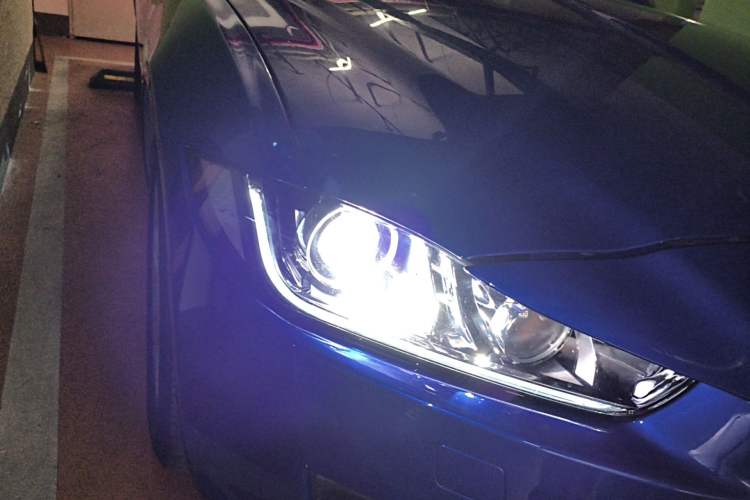 Used Jaguar XEL 2019 2.0T 200 PS Luxury Edition Right Front Headlight