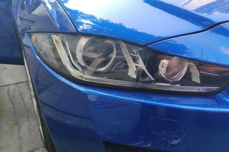Used Jaguar XEL 2019 2.0T 200 PS Deluxe Edition Right Front Headlight