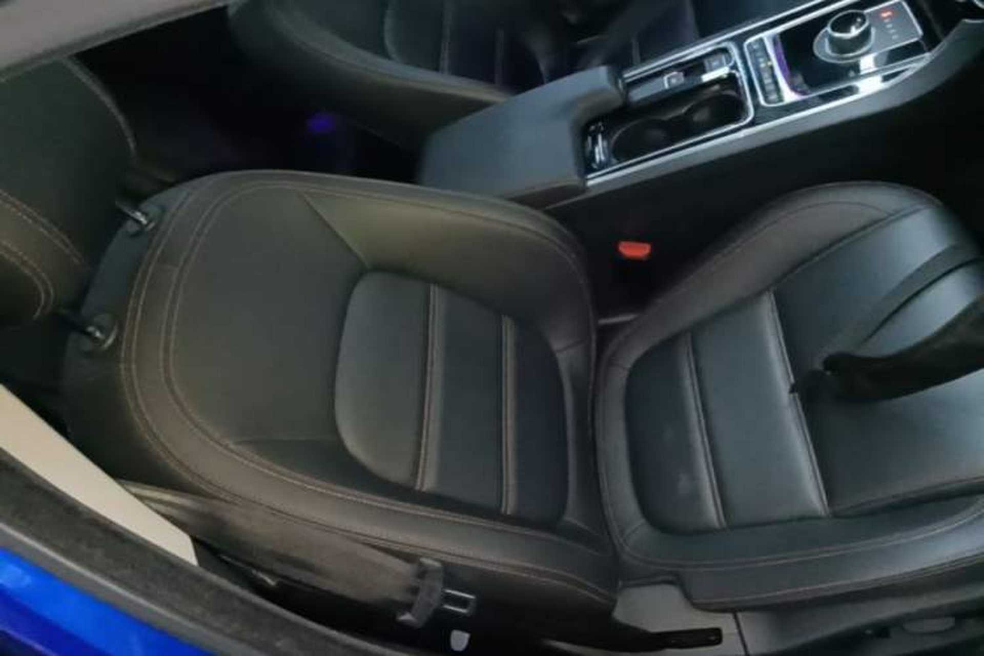 Used Jaguar XEL 2019 2.0T 200 PS Deluxe Edition Right Front Seat