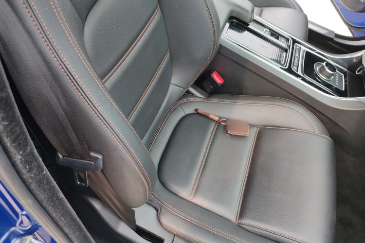 Used Jaguar XEL 2019 2.0T 200 PS Deluxe Edition Right Front Seat