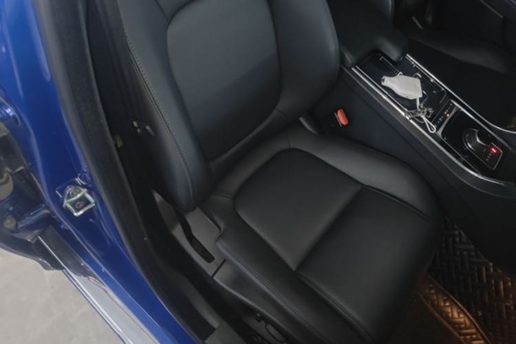 Used Jaguar XEL 2019 2.0T 200 PS Elite Edition Right Front Seat
