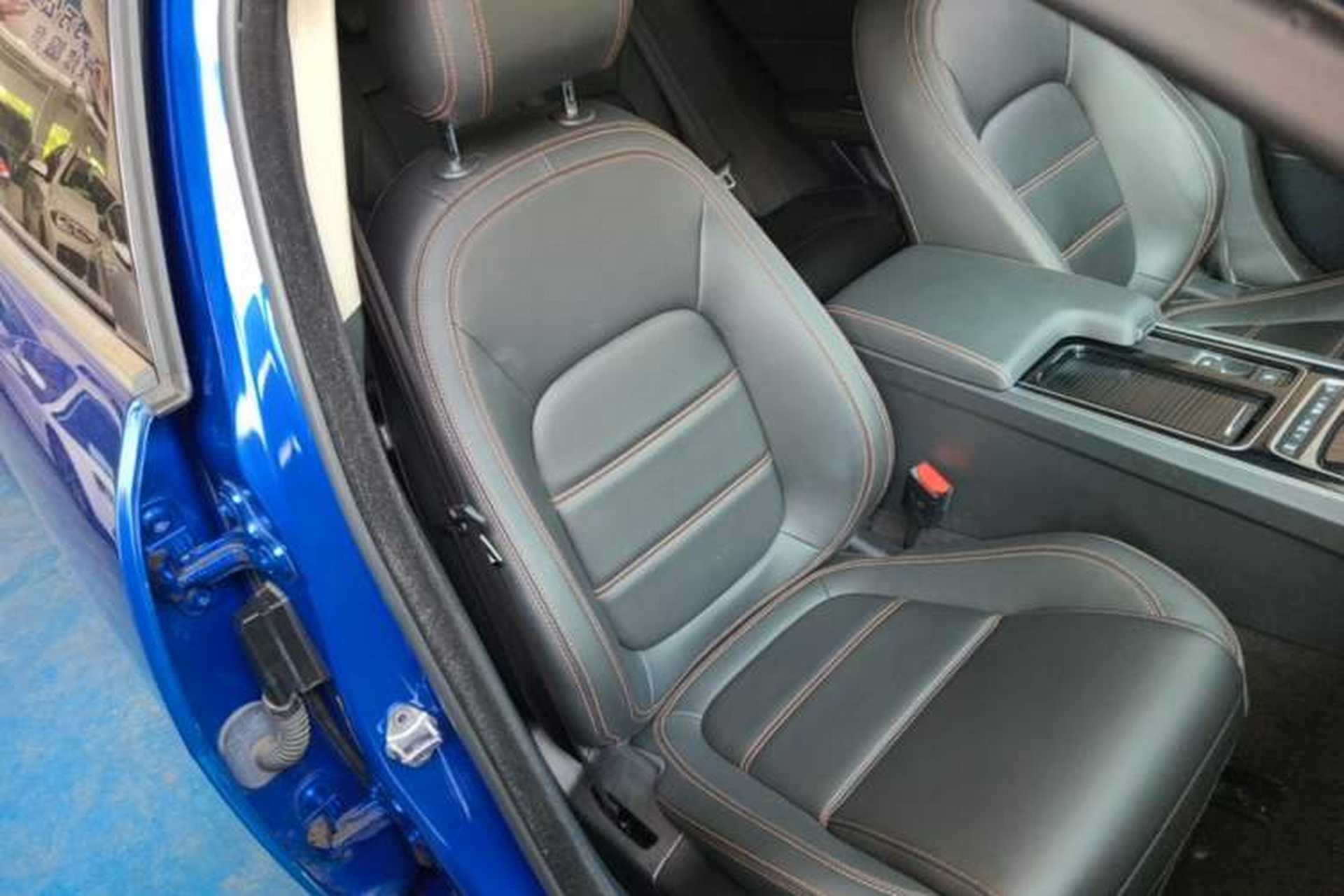 Used Jaguar XEL 2019 2.0T 200 PS Deluxe Edition Right Front Seat