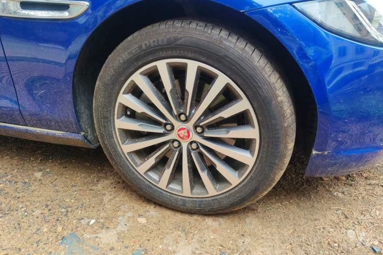 Used Jaguar XEL 2019 2.0T 200 PS Luxury Edition Right Front Wheel Hub