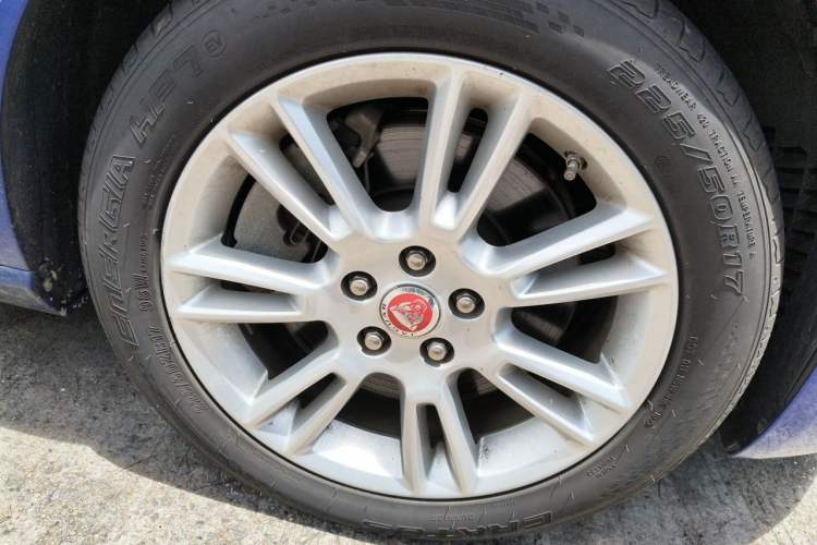 Used Jaguar XEL 2019 2.0T 200 PS Luxury Edition Right Front Wheel Hub