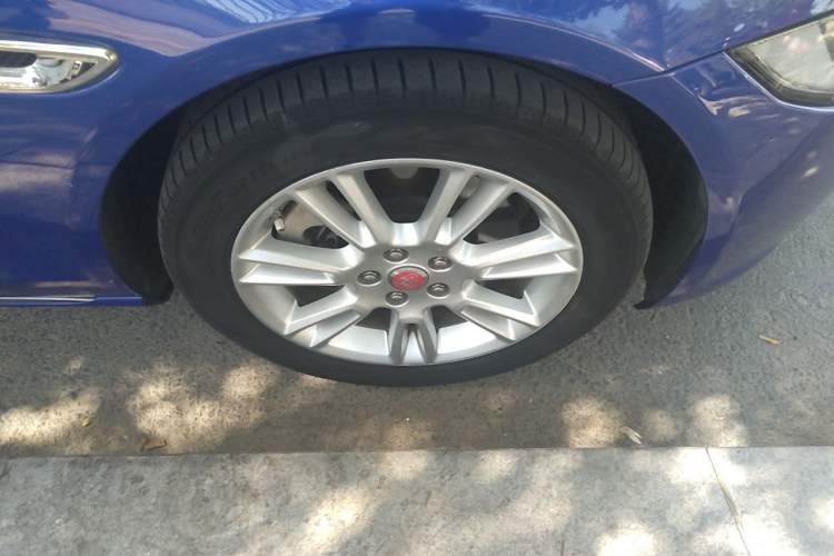 Used Jaguar XEL 2019 2.0T 200 PS Luxury Edition Right Front Wheel Hub