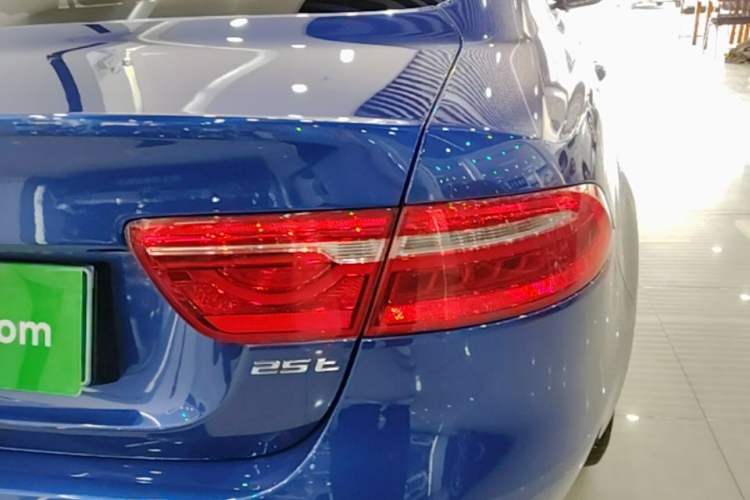 Used Jaguar XEL 2019 2.0T 200 PS Deluxe Edition Right Rear Taillight
