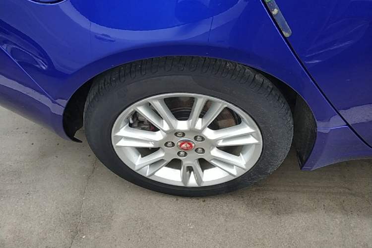 Used Jaguar XEL 2019 2.0T 200 PS Luxury Edition Right Rear Wheel Hub
