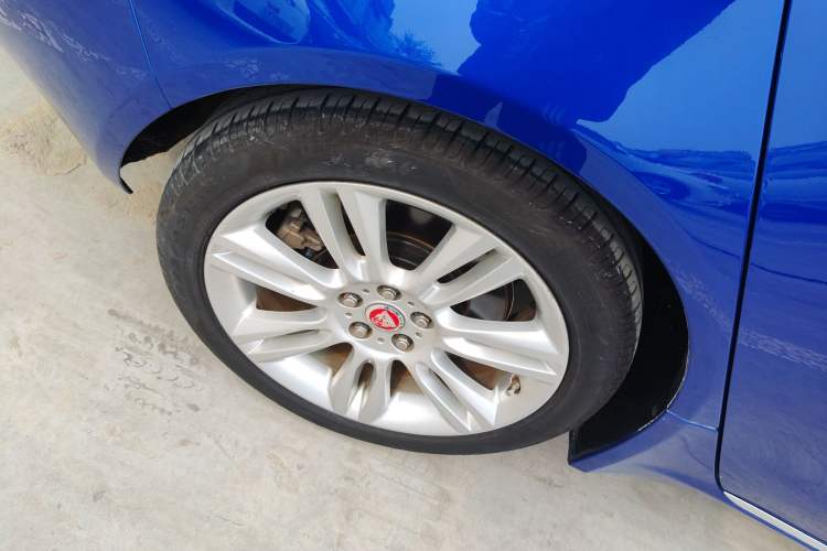 Used Jaguar XEL 2019 2.0T 200 PS Deluxe Edition Right Rear Wheel Hub