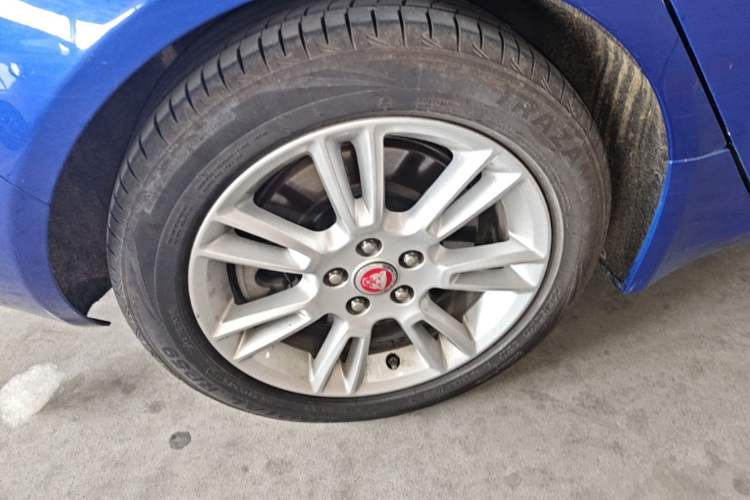Used Jaguar XEL 2019 2.0T 200 PS Luxury Edition Right Rear Wheel Hub