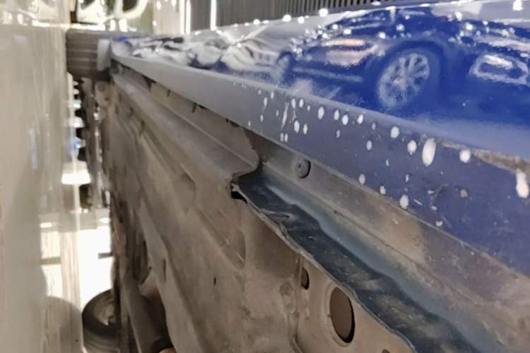 Used Jaguar XEL 2019 2.0T 200 PS Deluxe Edition Right Side Sill