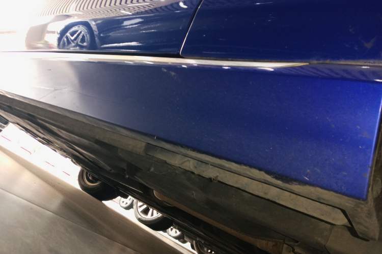 Used Jaguar XEL 2019 2.0T 200 PS Luxury Edition Right Side Sill