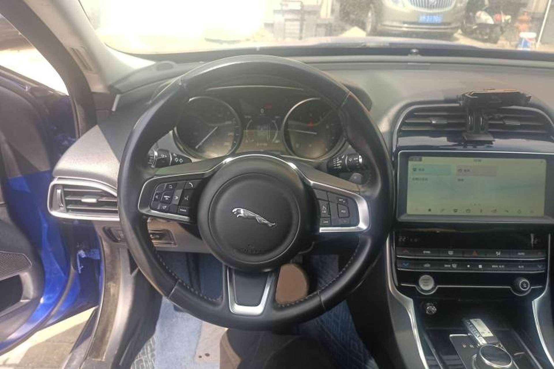 Used Jaguar XEL 2019 2.0T 200 PS Luxury Edition Steering Wheel