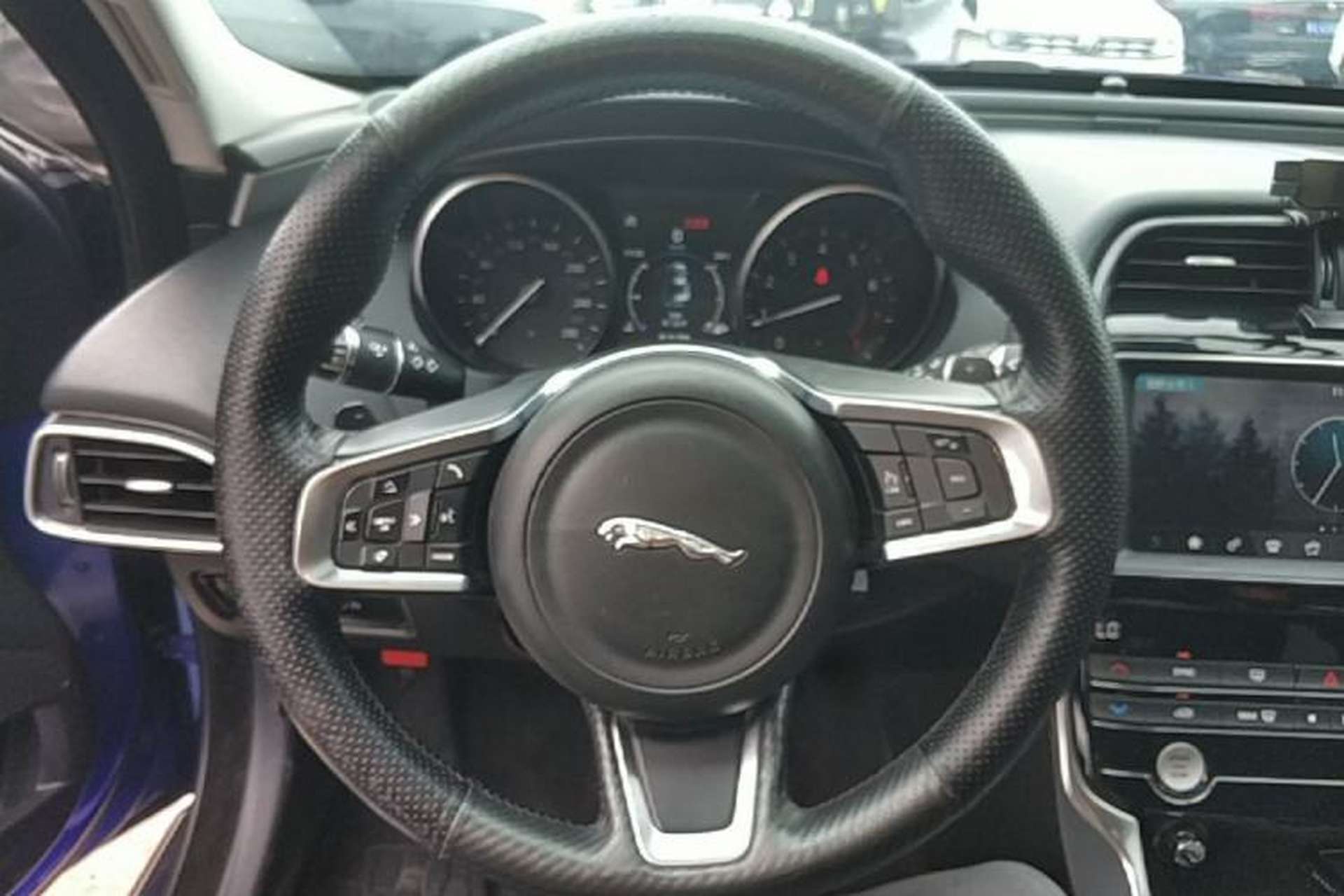 Used Jaguar XEL 2019 2.0T 200 PS Luxury Edition Steering Wheel
