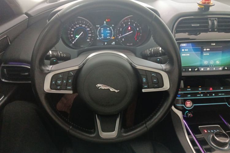 Used Jaguar XEL 2019 2.0T 200 PS Luxury Edition Steering Wheel
