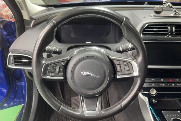 Used Jaguar XEL 2019 2.0T 250 PS Luxury Edition Steering Wheel