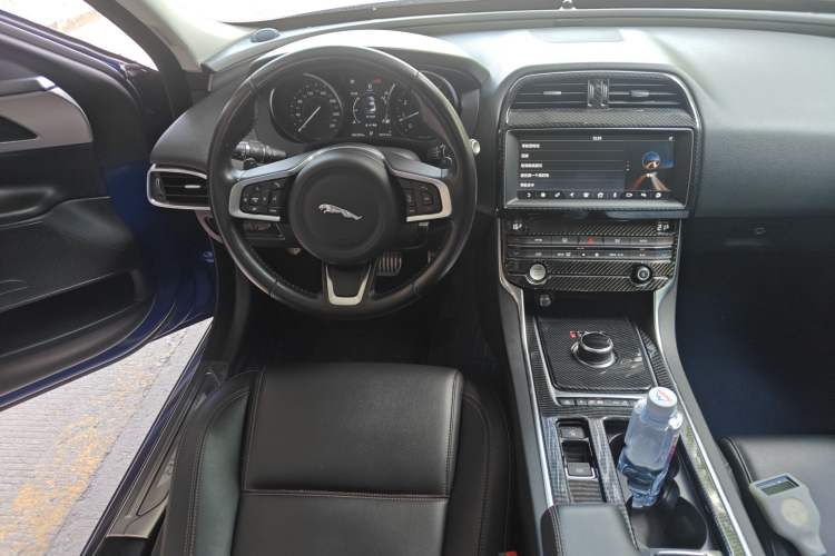 Used Jaguar XEL 2019 2.0T 200 PS Luxury Edition Steering Wheel