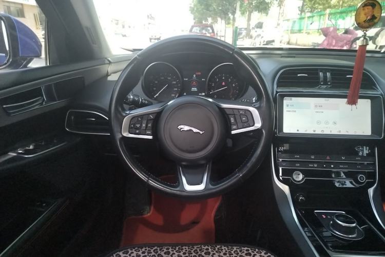 Used Jaguar XEL 2019 2.0T 200 PS Luxury Edition Steering Wheel