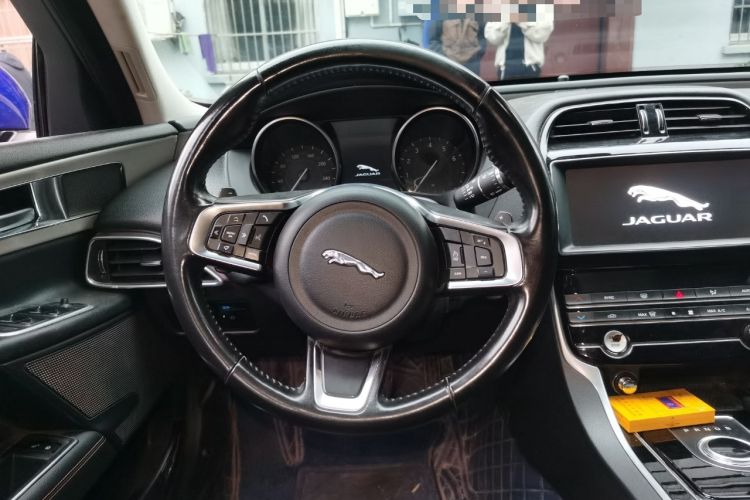 Used Jaguar XEL 2019 2.0T 200 PS Luxury Edition Steering Wheel