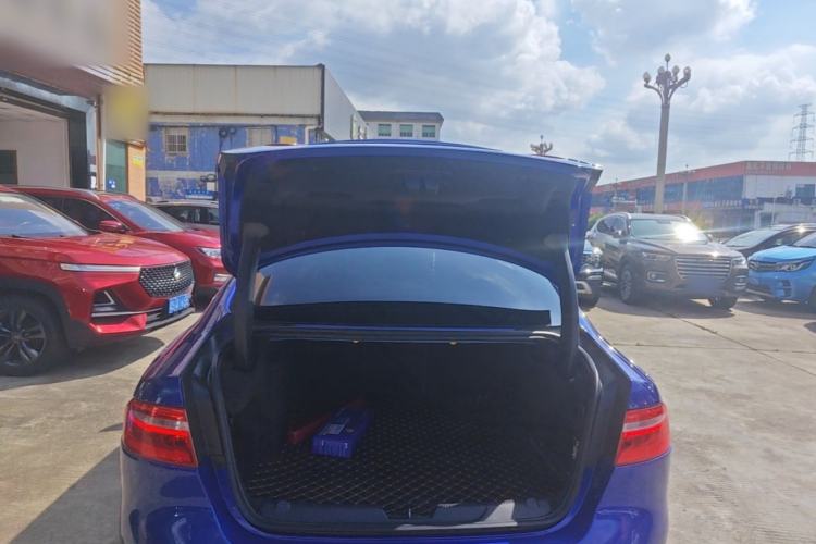 Used Jaguar XEL 2019 2.0T 200 PS Deluxe Edition Trunk