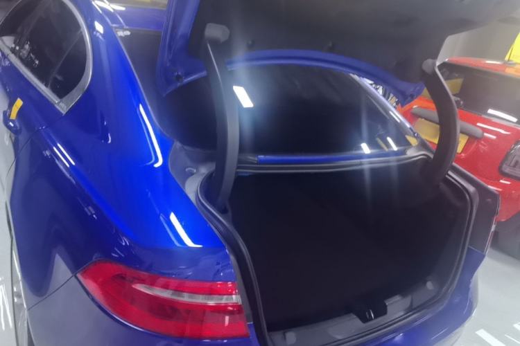 Used Jaguar XEL 2019 2.0T 200 PS Deluxe Edition Trunk