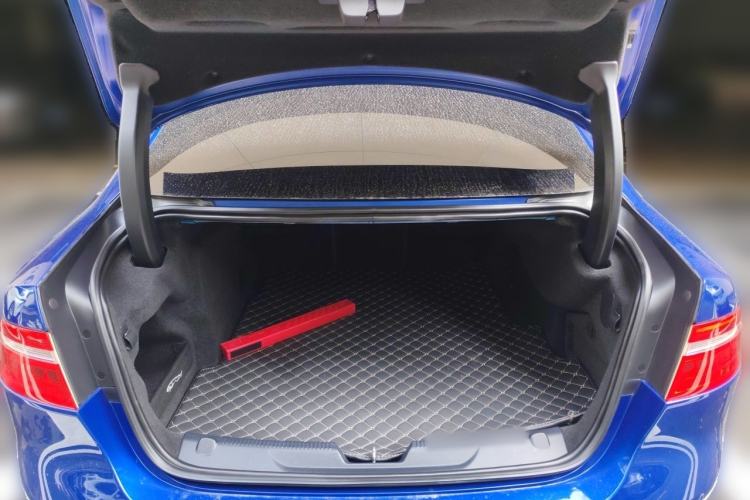 Used Jaguar XEL 2019 2.0T 200 PS Deluxe Edition Trunk