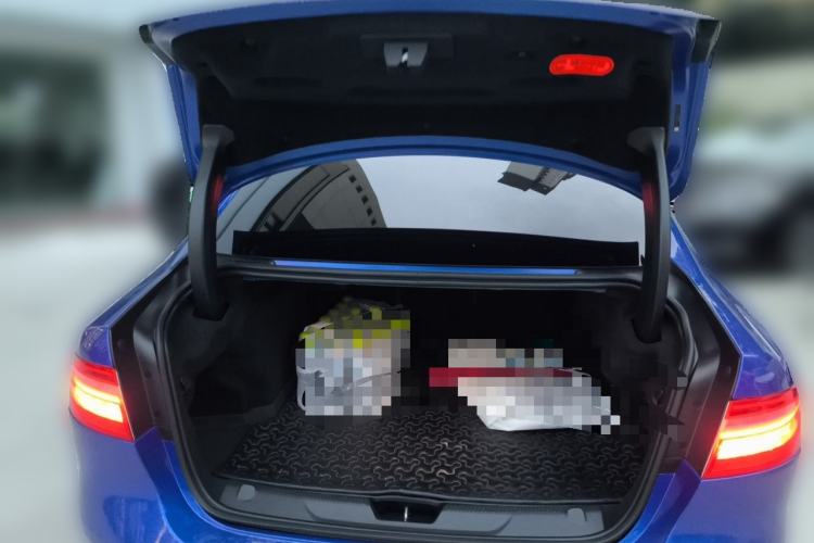 Used Jaguar XEL 2019 2.0T 200 PS Deluxe Edition Trunk