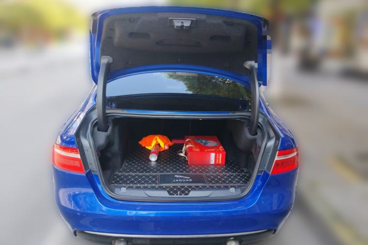 Used Jaguar XEL 2019 2.0T 200 PS Deluxe Edition Trunk