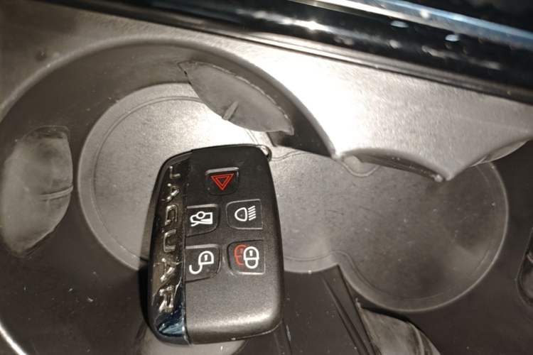 Used Jaguar XEL 2019 2.0T 200 PS Deluxe Edition Vehicle Key