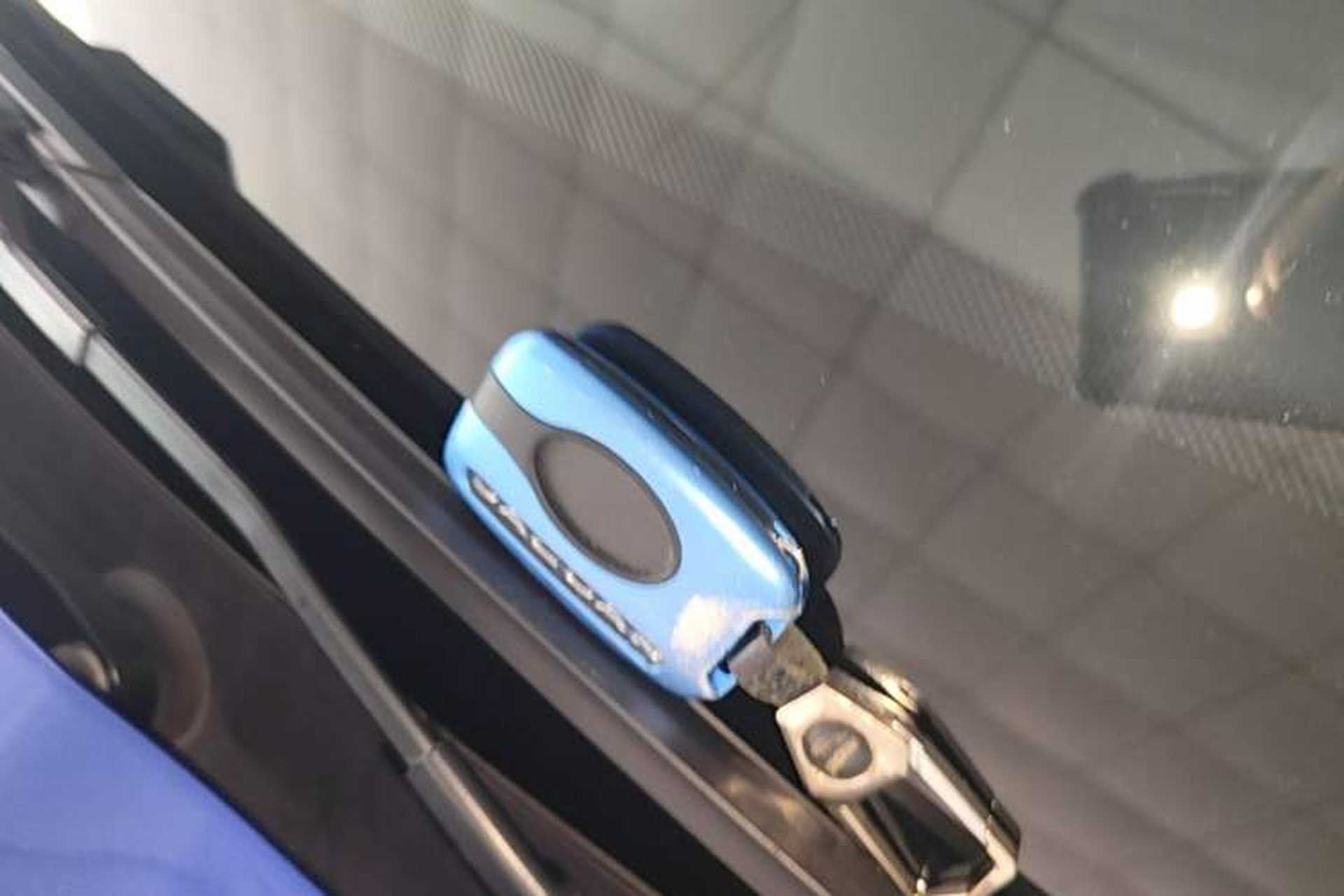 Used Jaguar XEL 2019 2.0T 200 PS Deluxe Edition Vehicle Key
