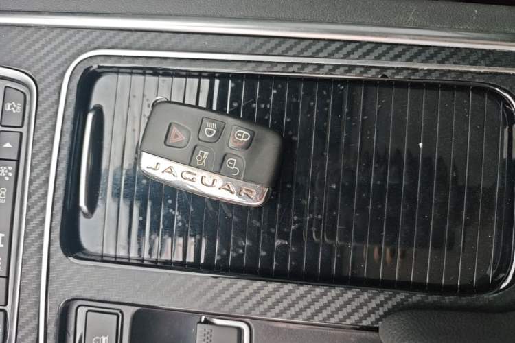 Used Jaguar XEL 2019 2.0T 200 PS Deluxe Edition Vehicle Key