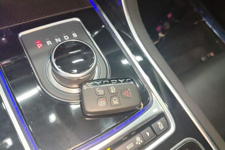 Used Jaguar XEL 2019 2.0T 200 PS Deluxe Edition Vehicle Key