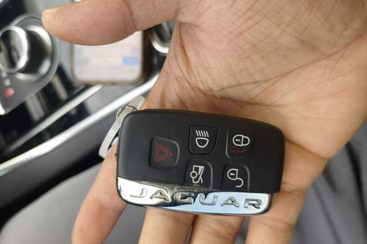Used Jaguar XEL 2019 2.0T 200 PS Luxury Edition Vehicle Key