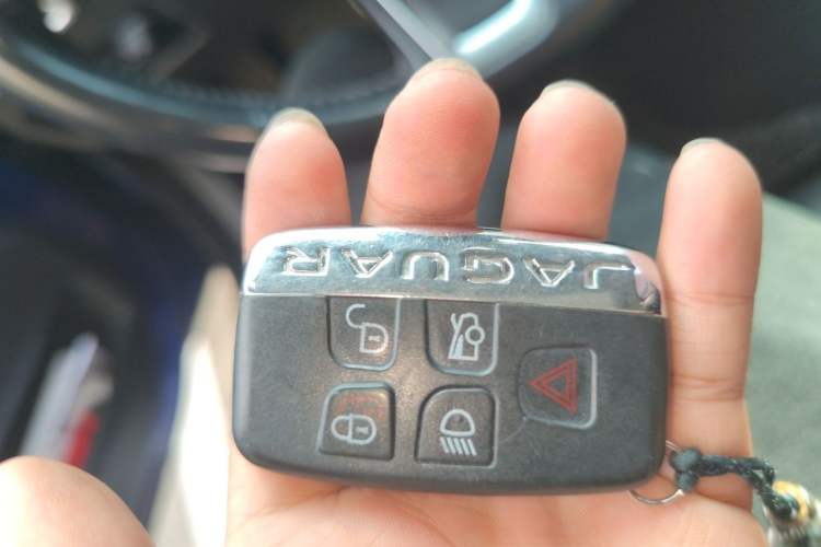 Used Jaguar XEL 2019 2.0T 200 PS Deluxe Edition Vehicle Key