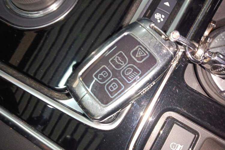 Used Jaguar XEL 2019 2.0T 200 PS Luxury Edition Vehicle Key