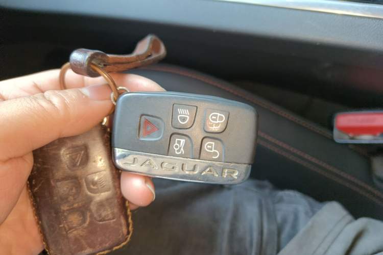 Used Jaguar XEL 2019 2.0T 200 PS Deluxe Edition Vehicle Key