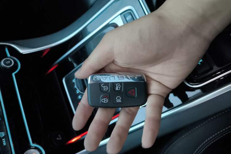 Used Jaguar XEL 2019 2.0T 200 PS Deluxe Edition Vehicle Key