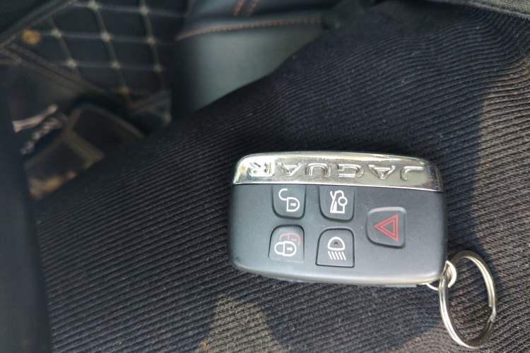 Used Jaguar XEL 2019 2.0T 200 PS Deluxe Edition Vehicle Key