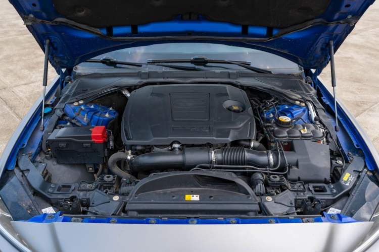 Used Jaguar XEL 2019 2.0T 200 PS Luxury Edition Engine Bay