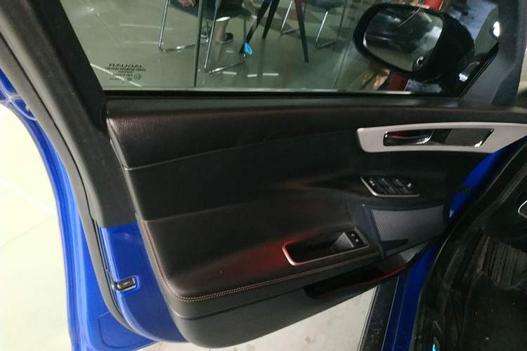 Used Jaguar XEL 2019 2.0T 200 PS Luxury Edition Left Front Door Interior
