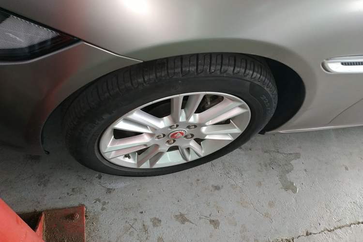 Used Jaguar XEL 2019 2.0T 200 PS Luxury Edition Left Front Wheel Hub