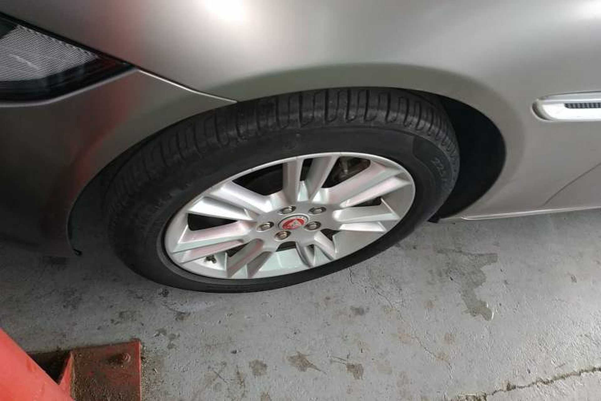 Used Jaguar XEL 2019 2.0T 200 PS Luxury Edition Left Front Wheel Hub