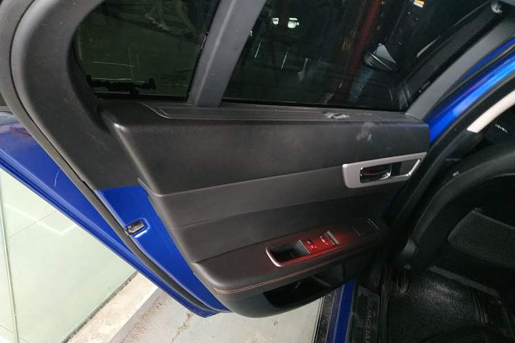 Used Jaguar XEL 2019 2.0T 200 PS Luxury Edition Left Rear Door Interior