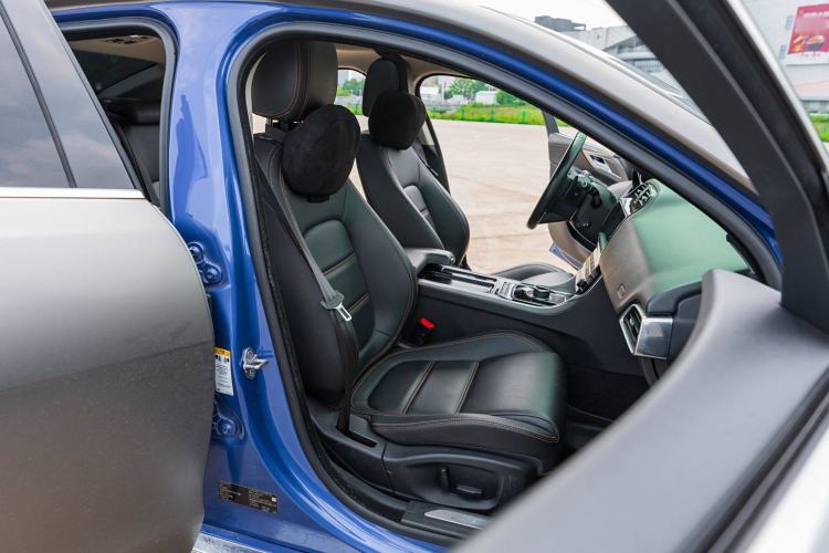 Used Jaguar XEL 2019 2.0T 200 PS Luxury Edition Right Front Seat