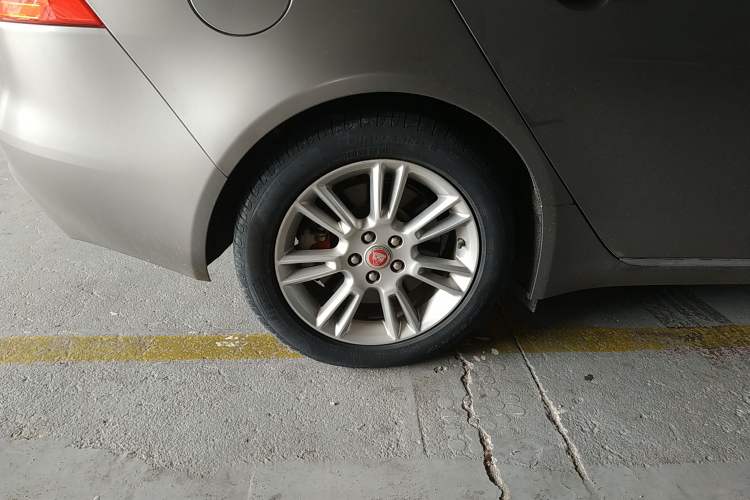 Used Jaguar XEL 2019 2.0T 200 PS Luxury Edition Right Rear Wheel Hub