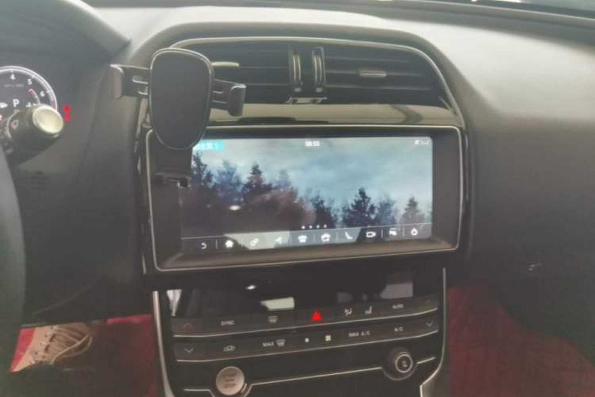 Used Jaguar XEL 2019 2.0T 200 PS Deluxe Edition Audio And AC Panel